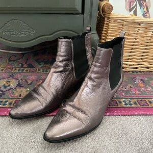 Stunning L’INTERVALLE leather taupe metallic booties SZ 40
